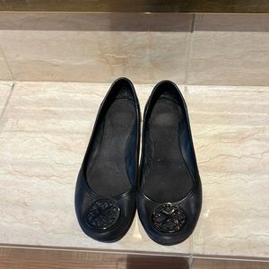 Black Aldo flats. Size 8